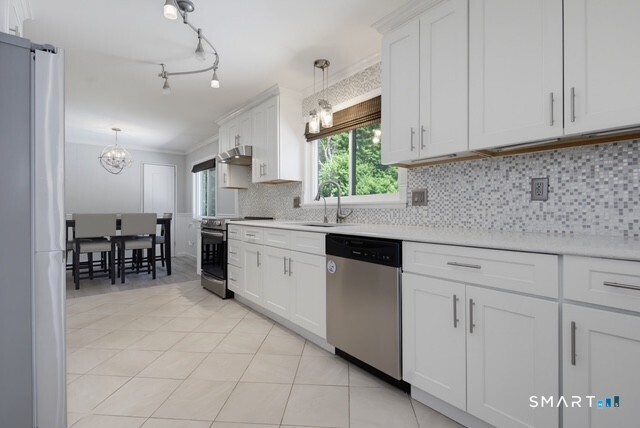 16 Crestview Terrace Wallingford, CT 06492 - Photo 13 of 33