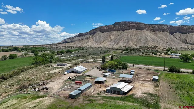 a picture of city view with mountain view