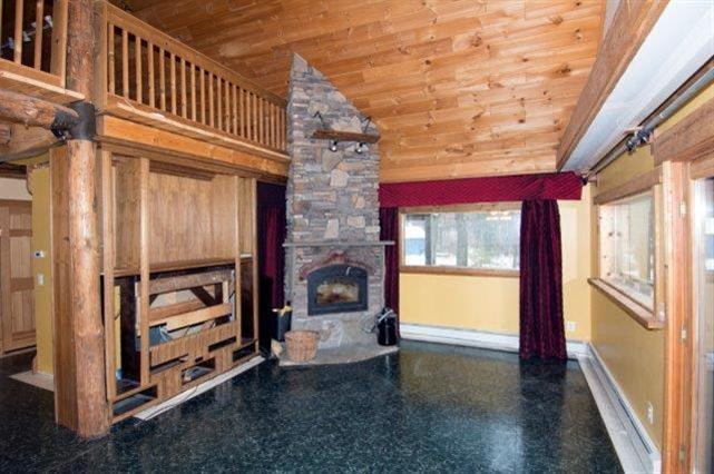 7281 Toma Road Dexter, MI 48130 - Photo 3 of 15 Photo 3