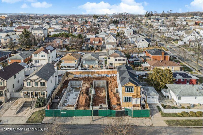 907 Rathbun Avenue Staten Island, NY 10309 - Photo 34 of 36 an aerial view of multiple house