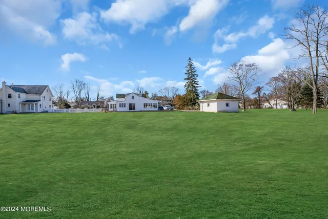 $3,800 | 459 West Park Avenue, Oakhurst, NJ 07755