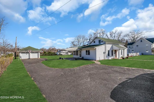 $3,800 | 459 West Park Avenue, Oakhurst, NJ 07755