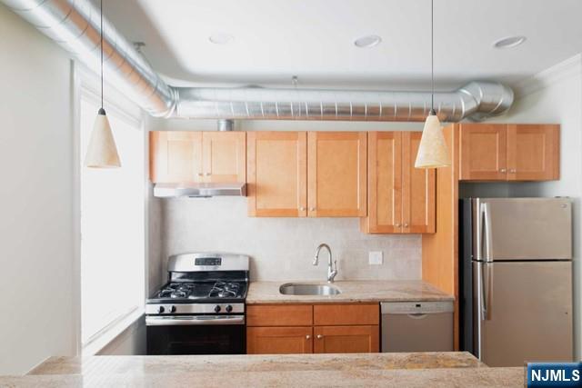 855 Broad Avenue, Unit 25 Ridgefield, NJ 07657 - Photo 11 of 29