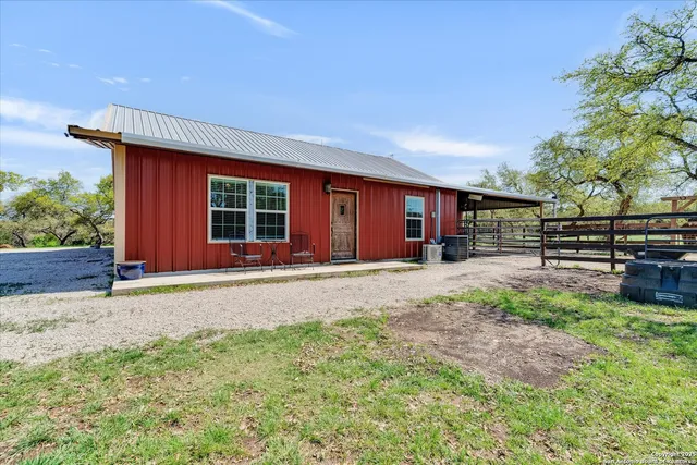 a view of entrance front of the house