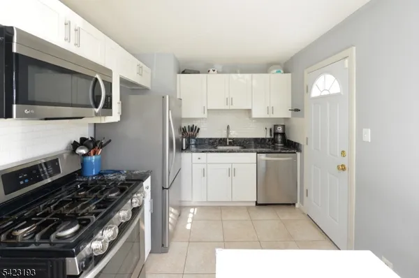 $3,600 | 483 Mt Prospect Avenue, Clifton, NJ 07012