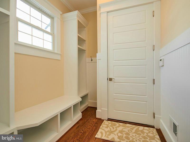 6000 27th Street North Arlington, VA 22207 - Photo 11 of 30
