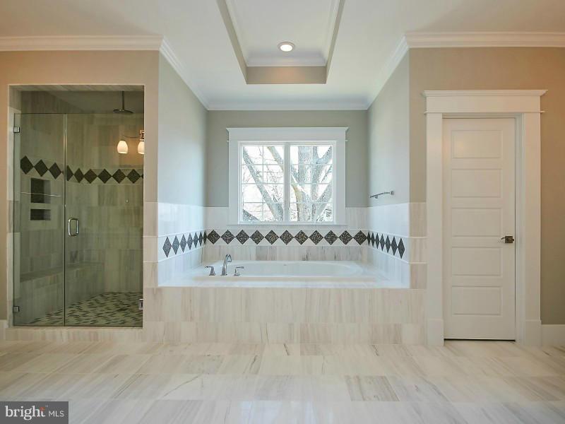 6000 27th Street North Arlington, VA 22207 - Photo 14 of 30 a view of wooden floor and a bathroom