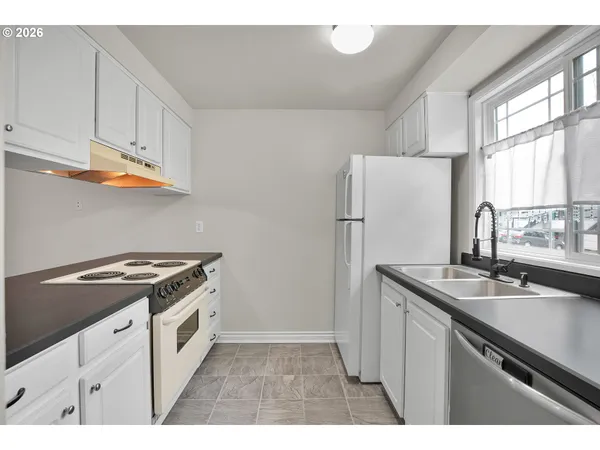 $260,000 | 29750 Southwest Courtside Drive, Unit 1, Wilsonville, OR 97070