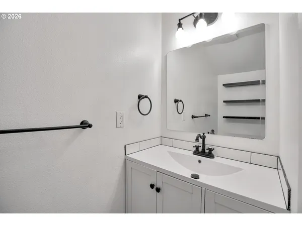 $260,000 | 29750 Southwest Courtside Drive, Unit 1, Wilsonville, OR 97070