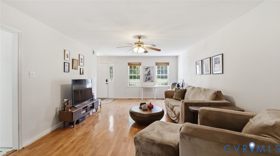 5218 Lockberry Ridge Drive North Chesterfield, VA 23237 - Photo 3 of 30