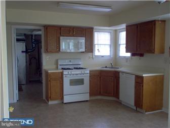 16 Spring Mill Drive Sewell, NJ 08080 - Photo 2 of 10 Kitchen
