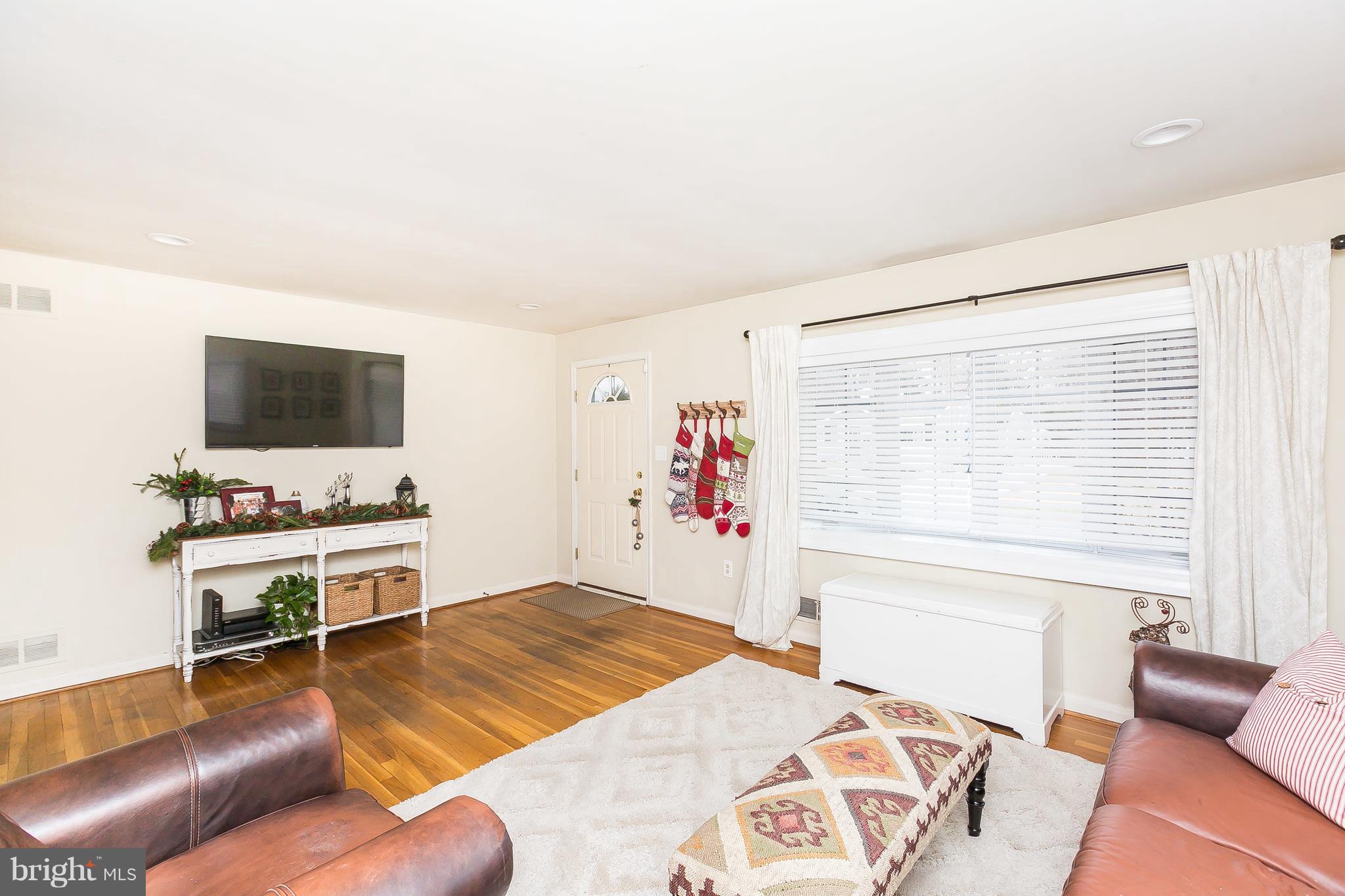 215 Quaker Ridge Road Lutherville-Timonium, MD 21093 - Photo 5 of 46 Gallery Image 5