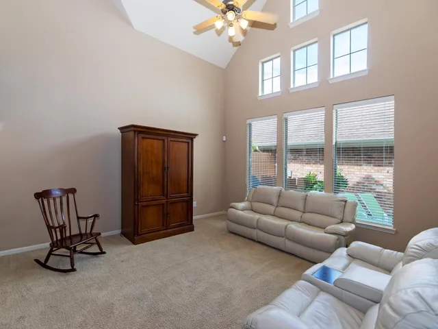 a view of entryway and hall