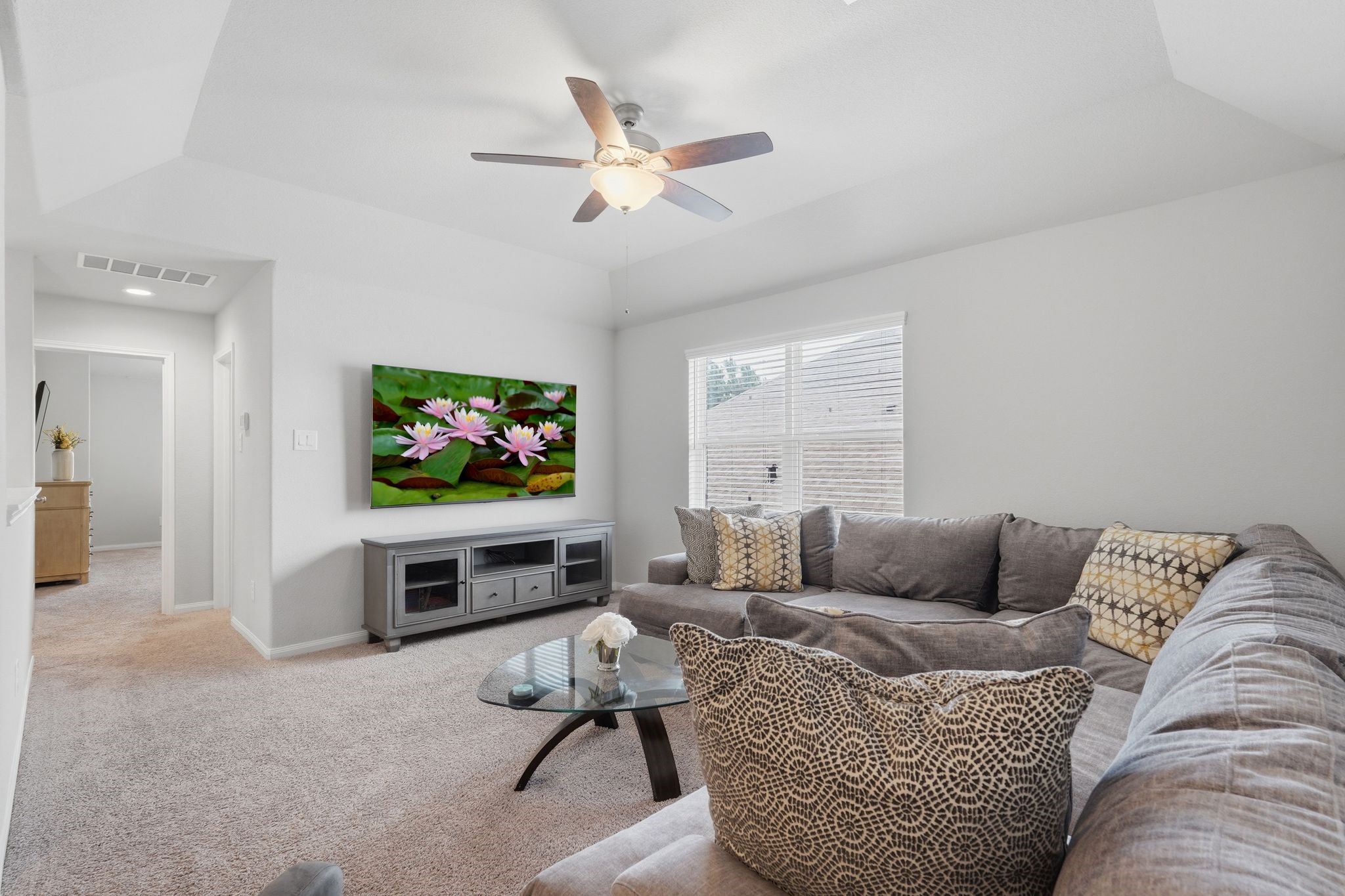 7522 Windsor View Drive Spring, TX 77379 - Photo 21 of 49 Expansive upstairs retreat with vaulted ceilings and room for entertaining.