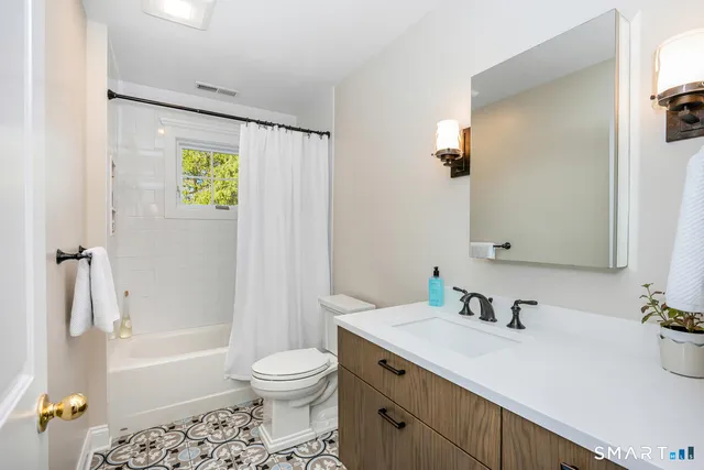 $1,199,000 | 14 Tanners Drive, Wilton, CT 06897