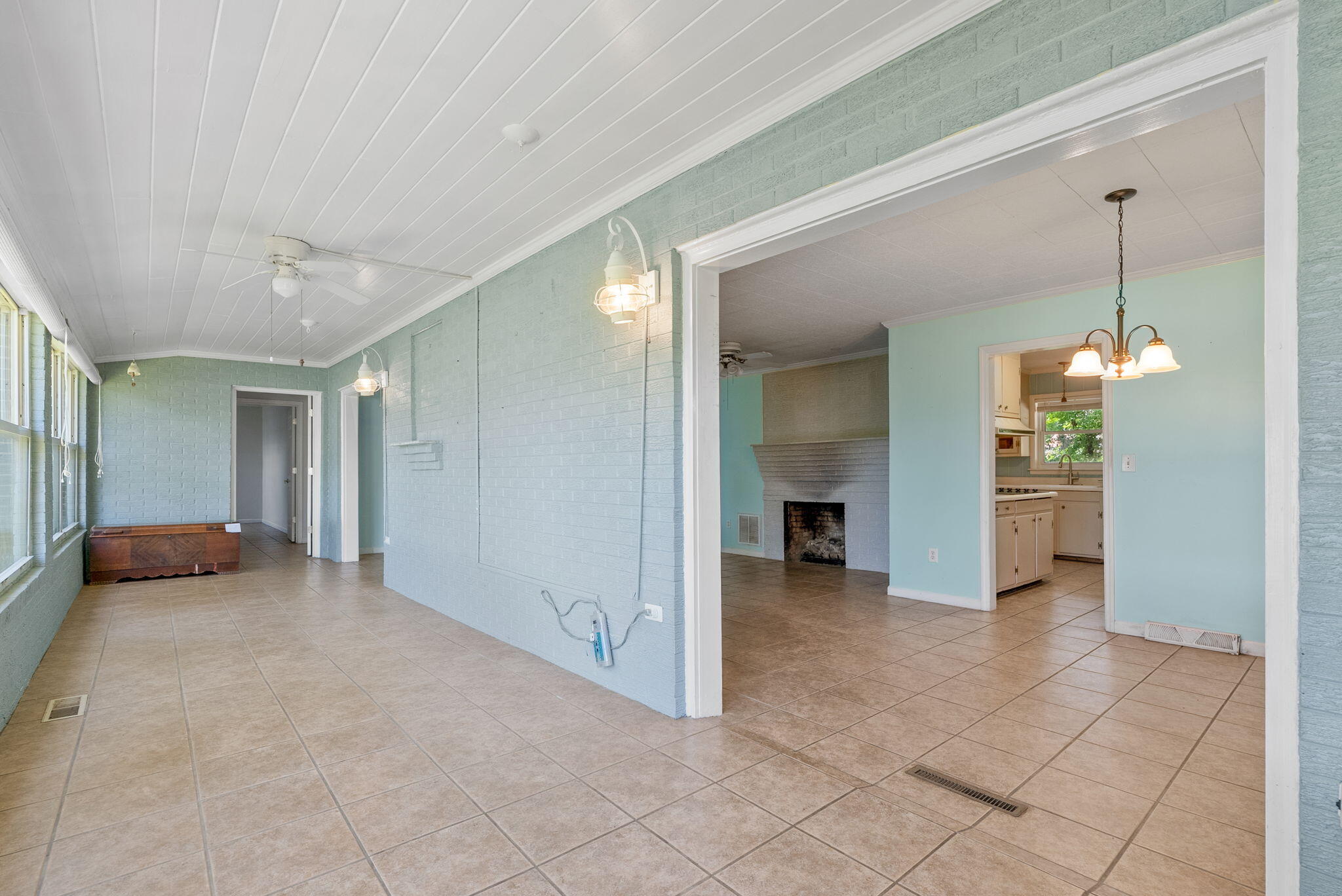 1813 State Rd S-8-560 Moncks Corner, SC 29461 - Photo 18 of 43 Sun Room