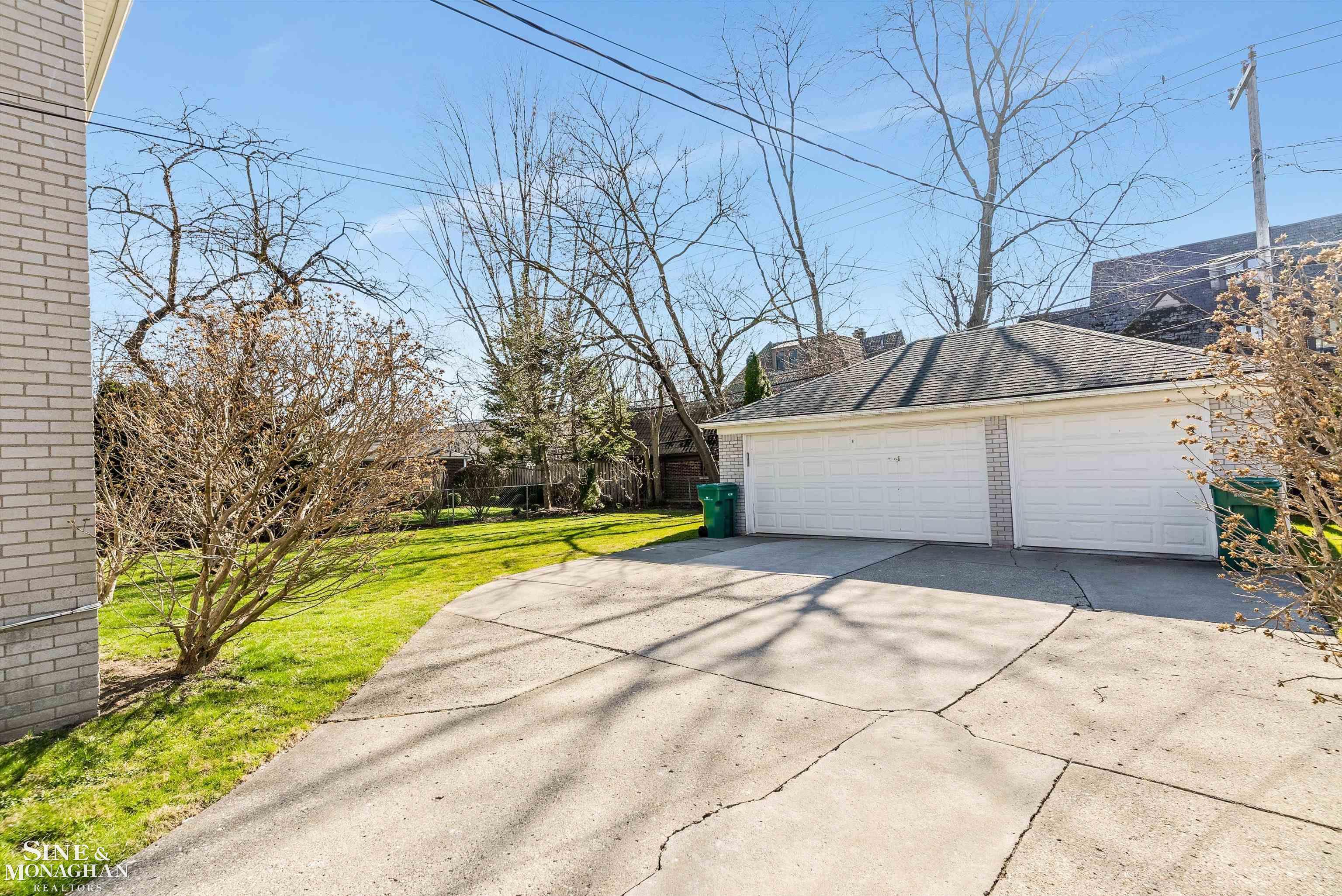 779 Harcourt Road Grosse Pointe, MI 48230 - Photo 32 of 32 50137768-70b1f3b5-033a-4b64-a0a0-2cb77ea99bd6.JPG