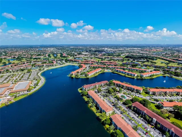 $1,600 | 200 Southwest 132nd Way, Unit 313L, Pembroke Pines, FL 33027