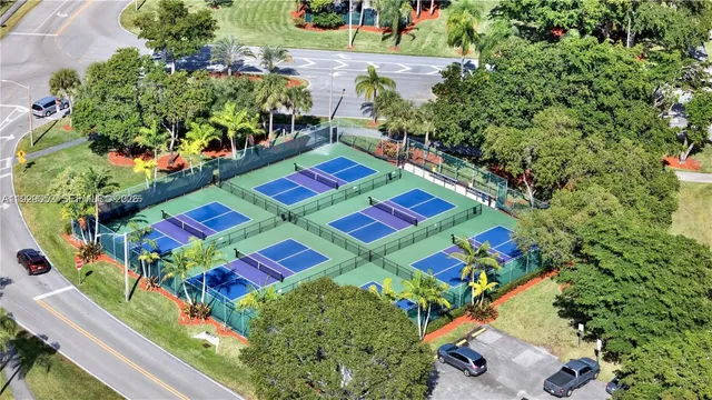 $1,600 | 200 Southwest 132nd Way, Unit 313L, Pembroke Pines, FL 33027