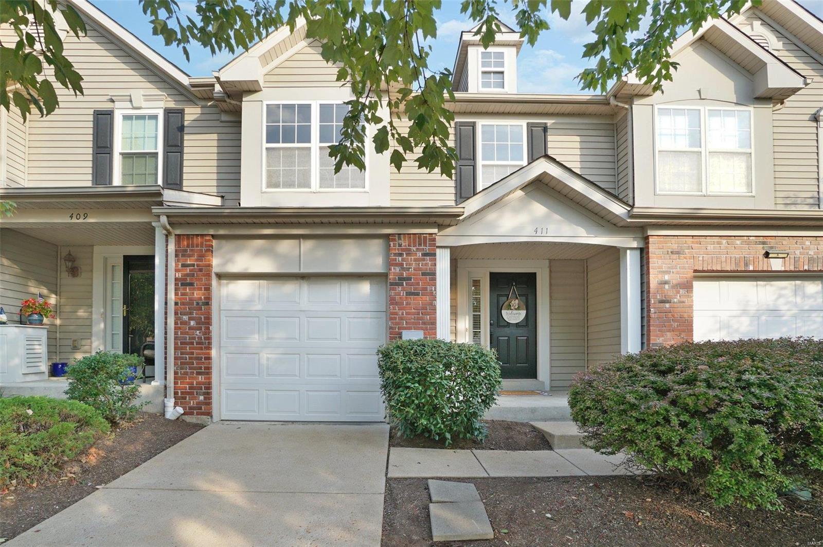 411 Montclair Tower Drive St. Charles, MO 63303 - Photo 2 of 34