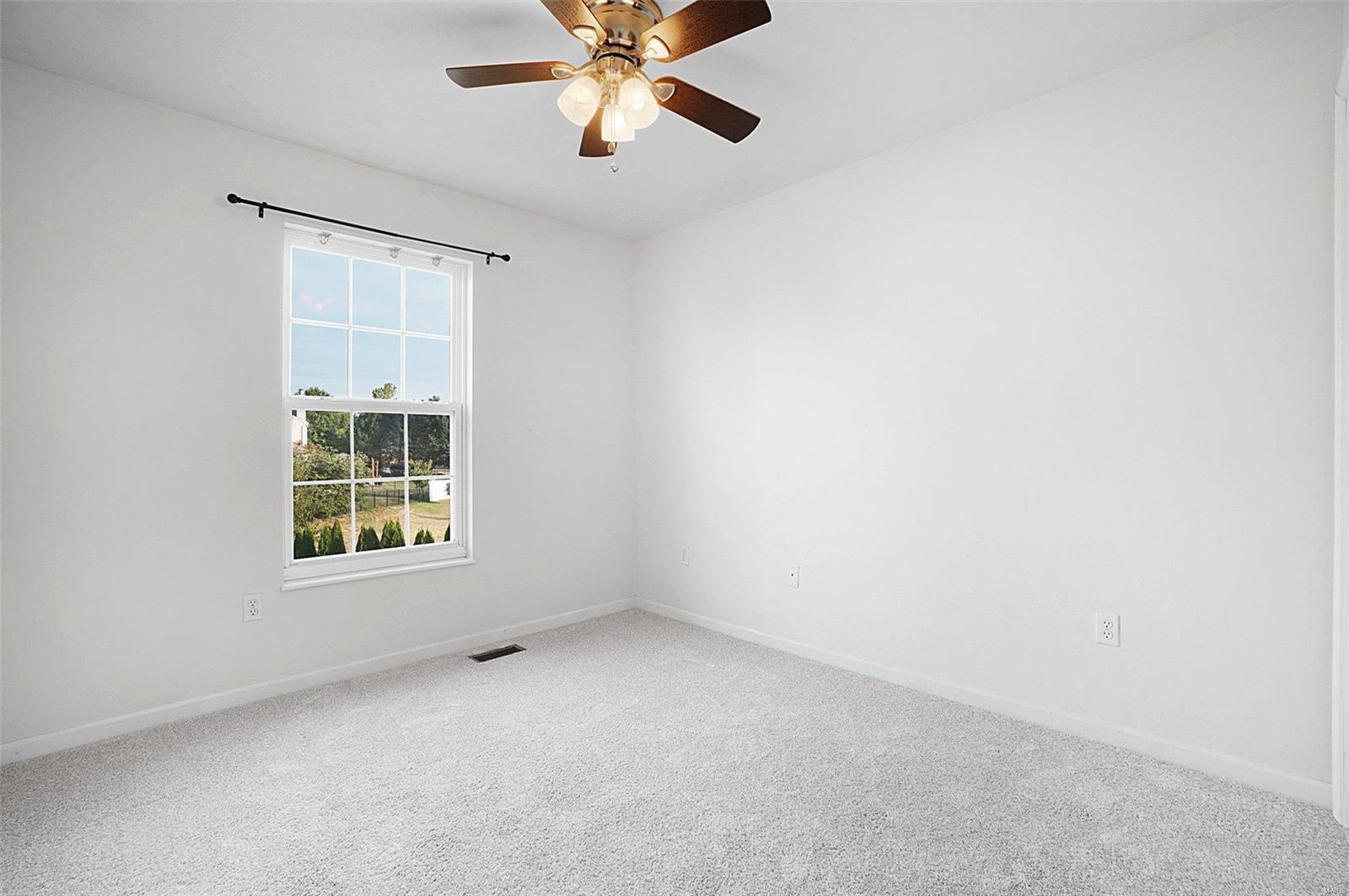 411 Montclair Tower Drive St. Charles, MO 63303 - Photo 22 of 34