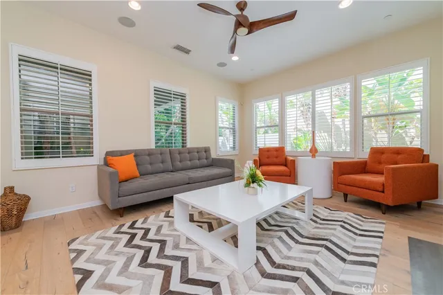 $5,750 | 103 Newall, Irvine, CA 92618