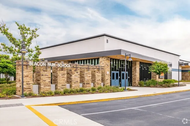 $5,750 | 103 Newall, Irvine, CA 92618