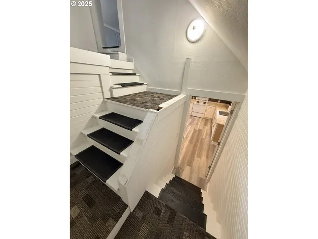 a view of an entryway with furniture