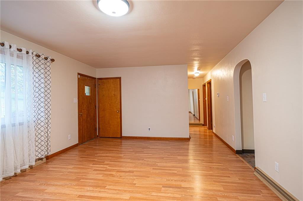 Us this space as a dining room or living room 19'x14'
