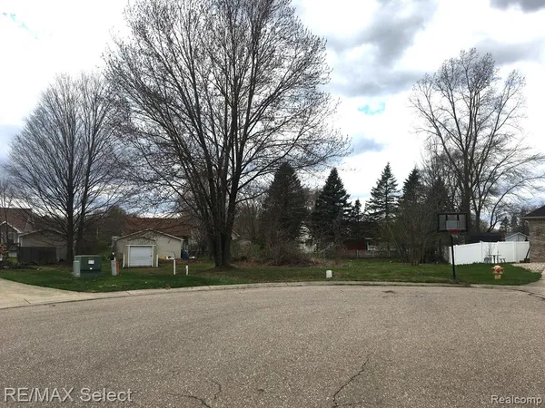 $20,000 | 0 Whisper Ridge Court, Burton, MI 48509