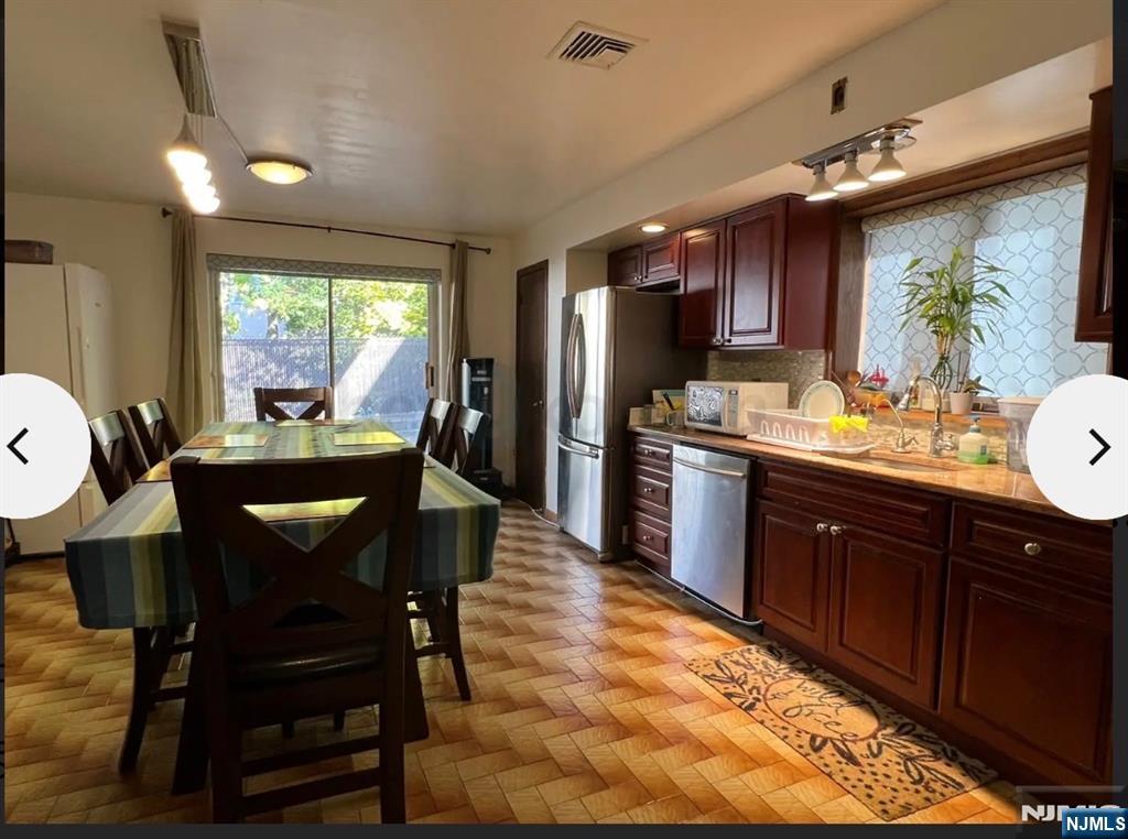 653 Maple Avenue, Unit 2A Ridgefield, NJ 07657 - Photo 7 of 9