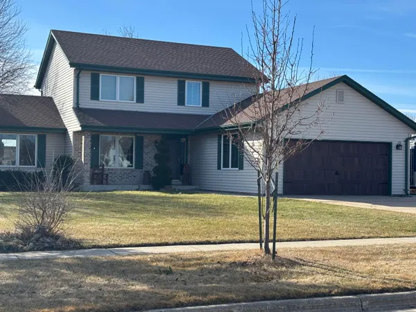 $539,900 | 511 Small Farm Road, Mukwonago, WI 53149