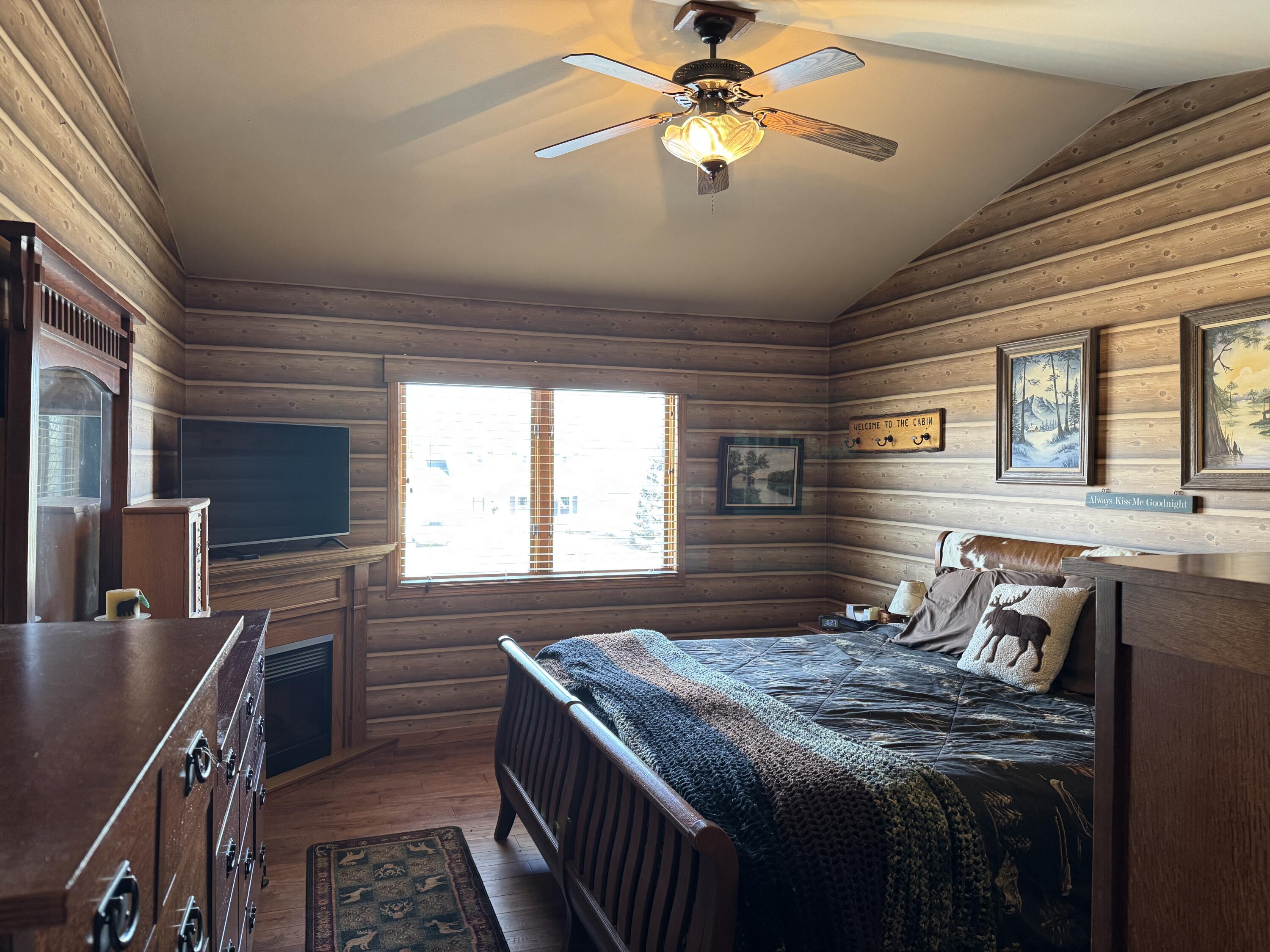 511 Small Farm Road Mukwonago, WI 53149 - Photo 14 of 32 Primary Bedroom