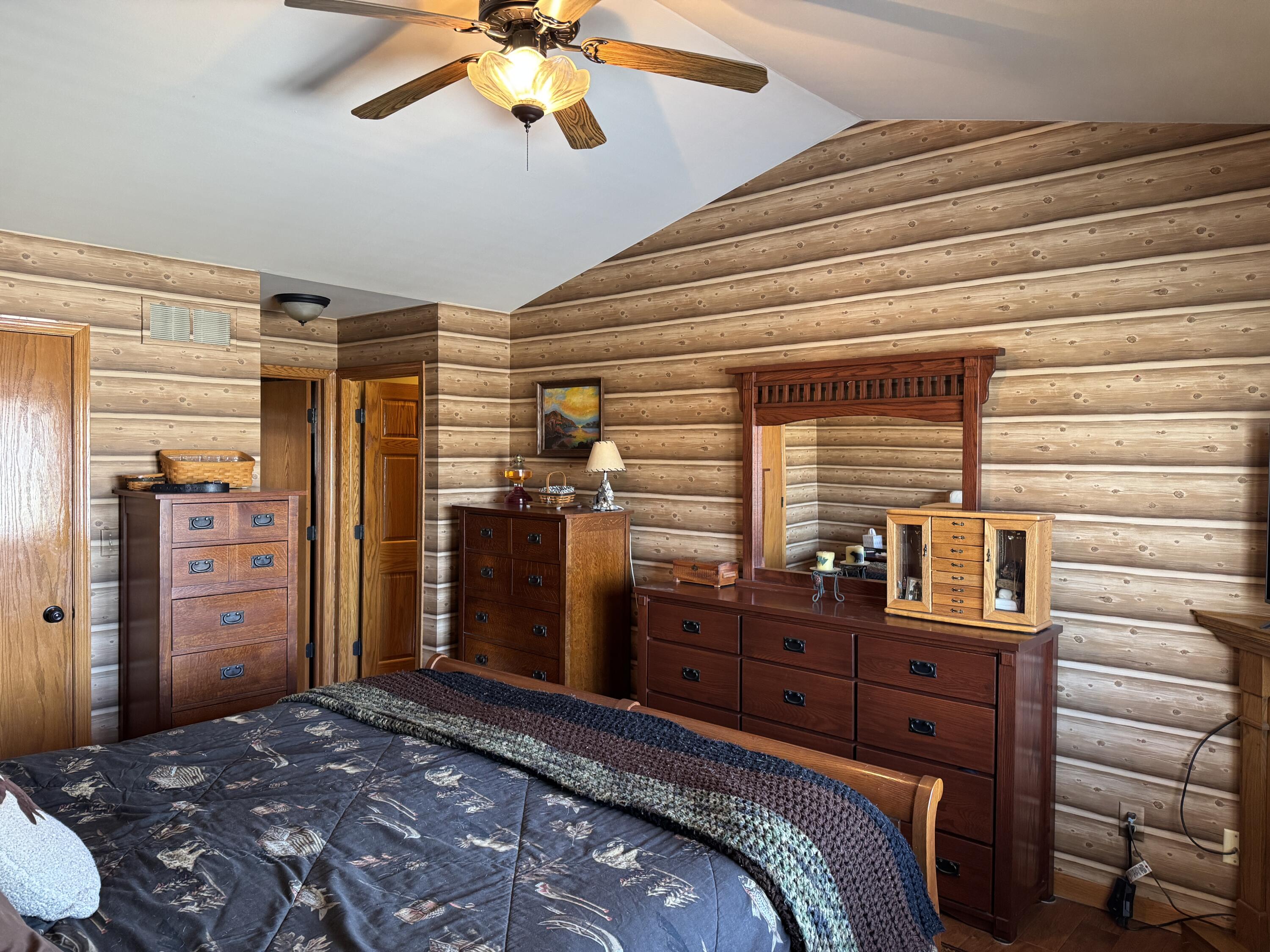 511 Small Farm Road Mukwonago, WI 53149 - Photo 15 of 32 Primary Bedroom