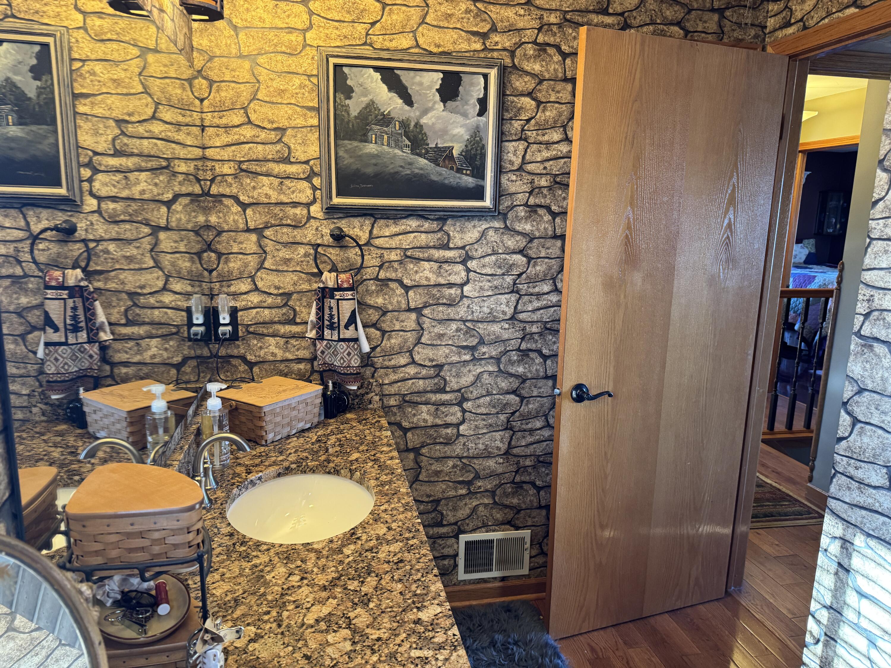 511 Small Farm Road Mukwonago, WI 53149 - Photo 18 of 32 Master Bath