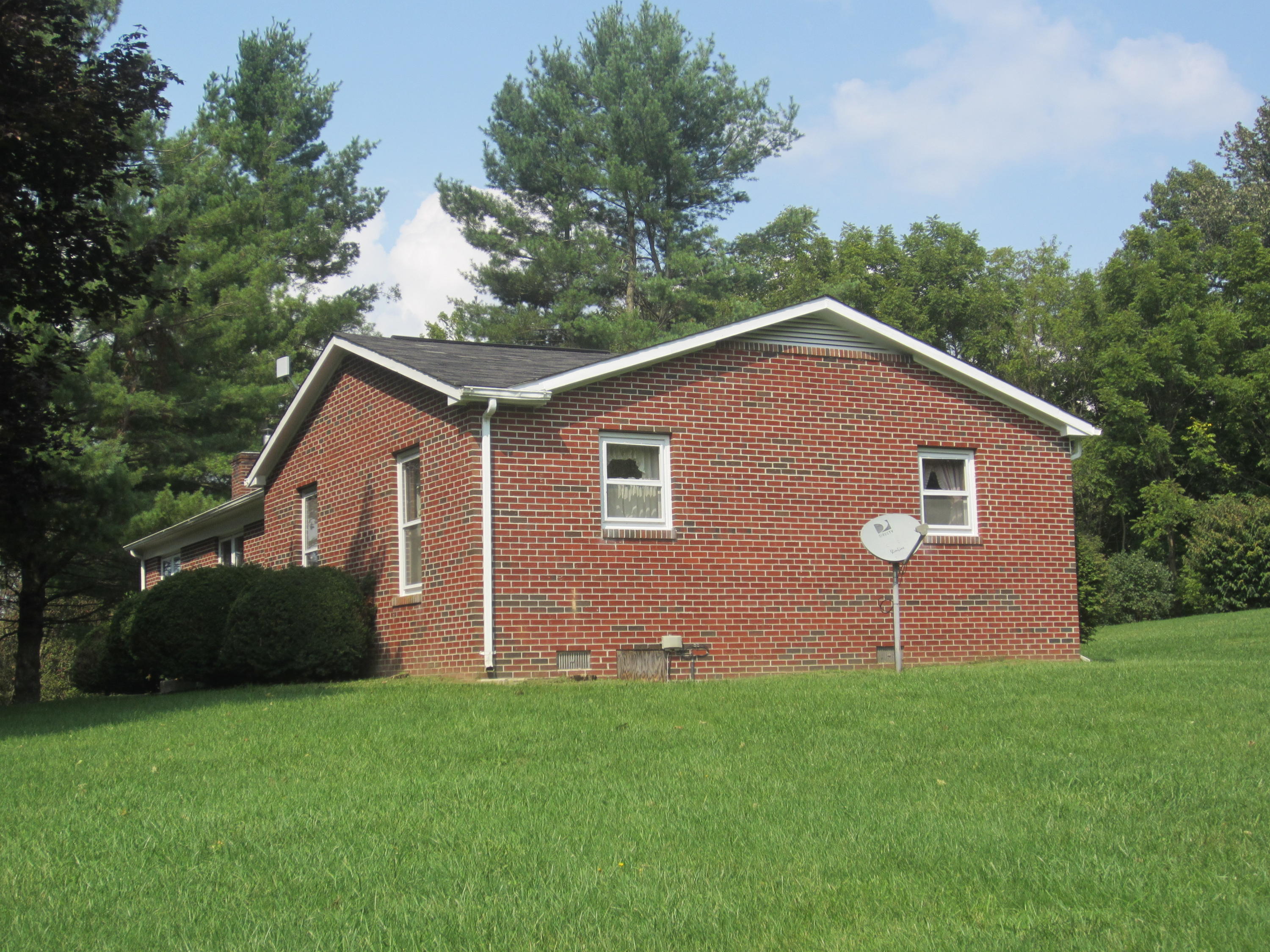 200 Tomlinson Farm Road Sinks Grove, WV 24976 - Photo 5 of 23 Gallery Image 5