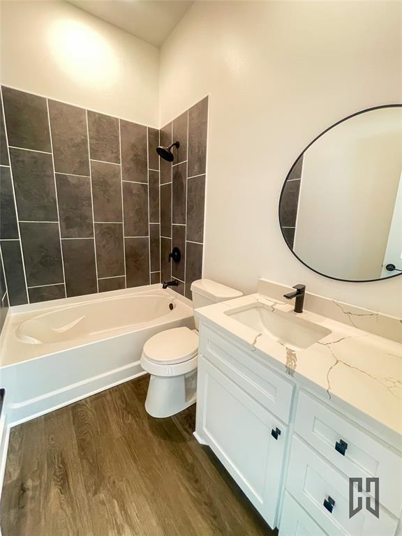 400 Summit Street Minden, LA 71055 - Photo 11 of 14 Guest bath~granite counters~custom tile surround