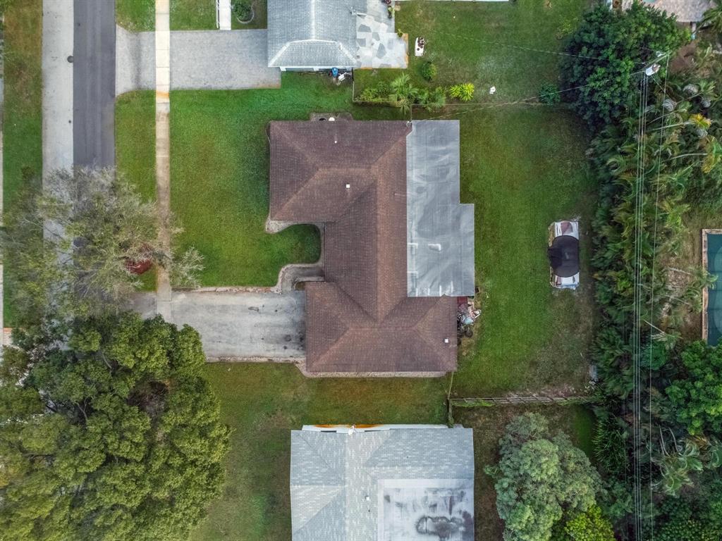 East Plantation Plantation, FL 33317 - Photo 2 of 4 an aerial view of a house with a yard
