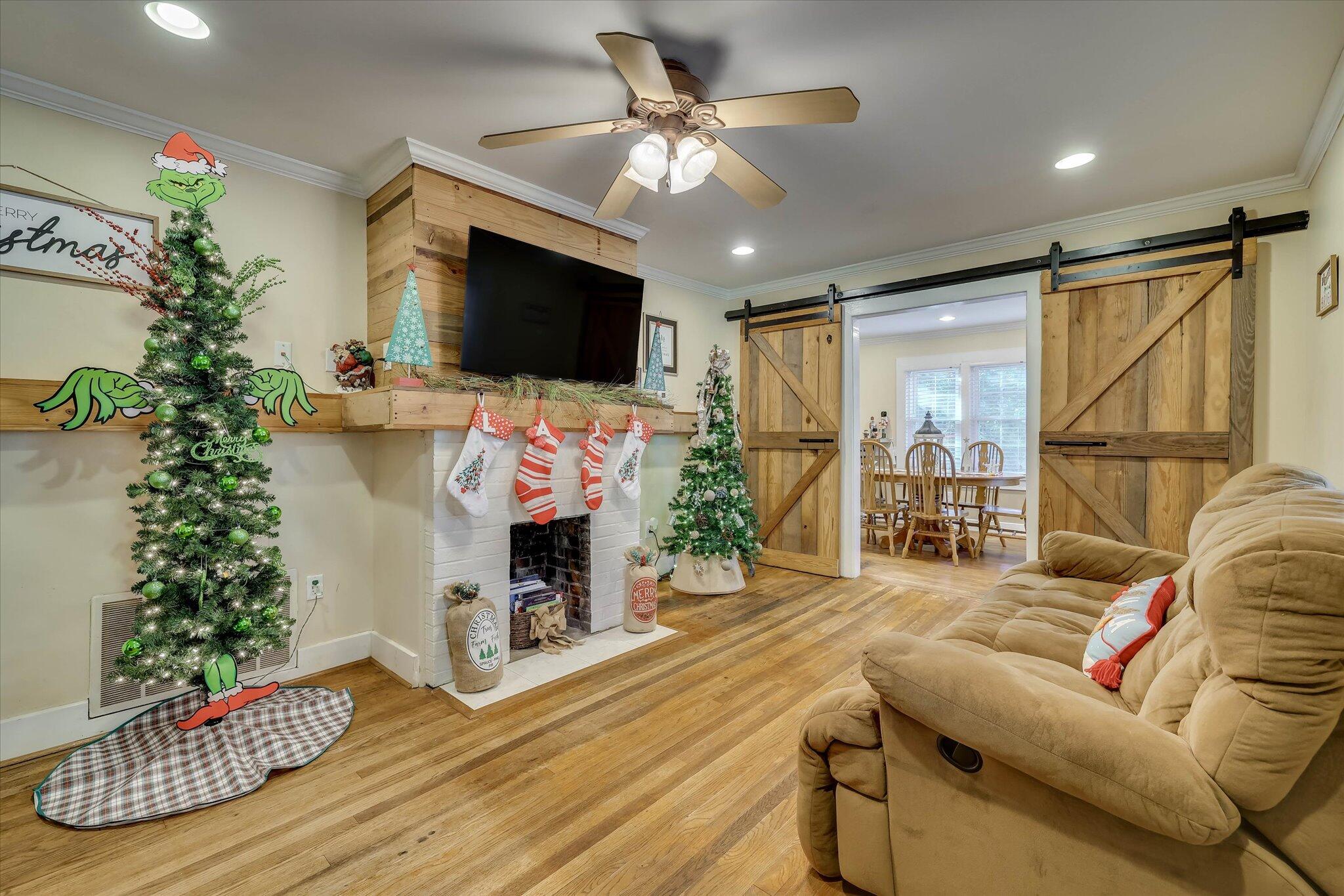 336 Wigfall Street Edgefield, SC 29824 - Photo 2 of 39 14-114