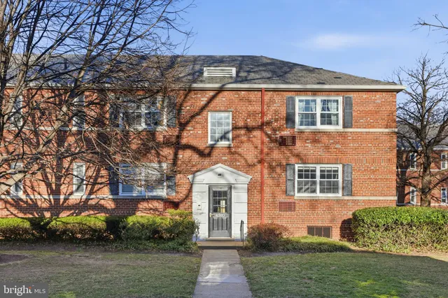 $265,000 | 4360 North Pershing Drive, Unit 43603, Arlington, VA 22203