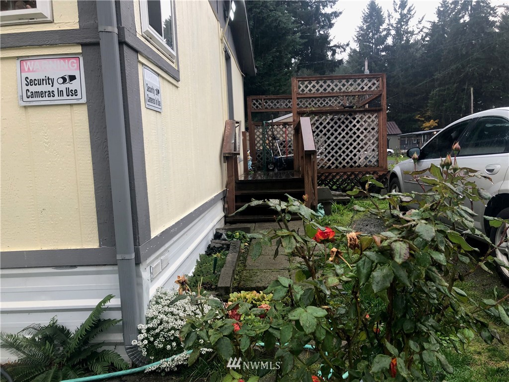 708 Silverbrook Road Randle, WA 98377 - Photo 2 of 27 Gallery Image 2