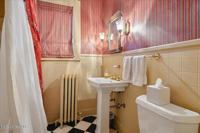 $450,000 | 495 Salem Avenue, Holly Springs, MS 38635