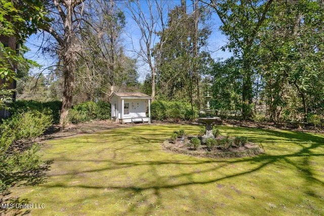 $450,000 | 495 Salem Avenue, Holly Springs, MS 38635