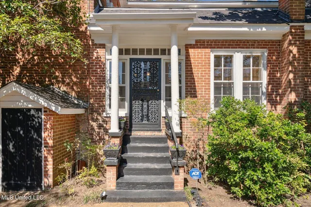 $450,000 | 495 Salem Avenue, Holly Springs, MS 38635