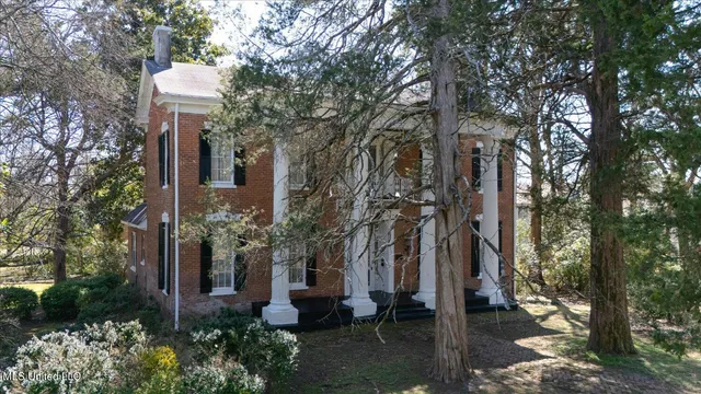 $450,000 | 495 Salem Avenue, Holly Springs, MS 38635