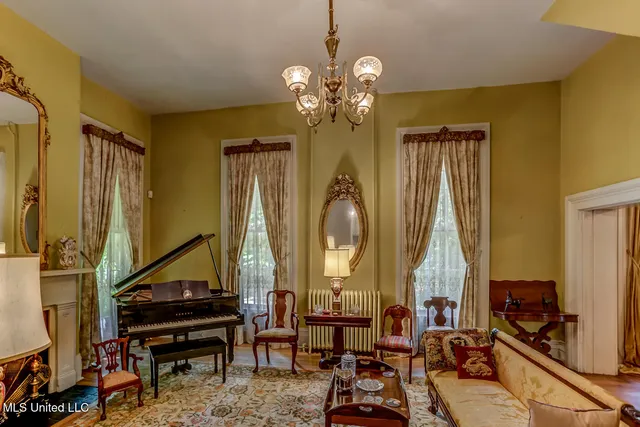 $450,000 | 495 Salem Avenue, Holly Springs, MS 38635