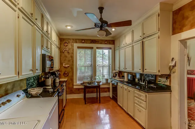 $450,000 | 495 Salem Avenue, Holly Springs, MS 38635