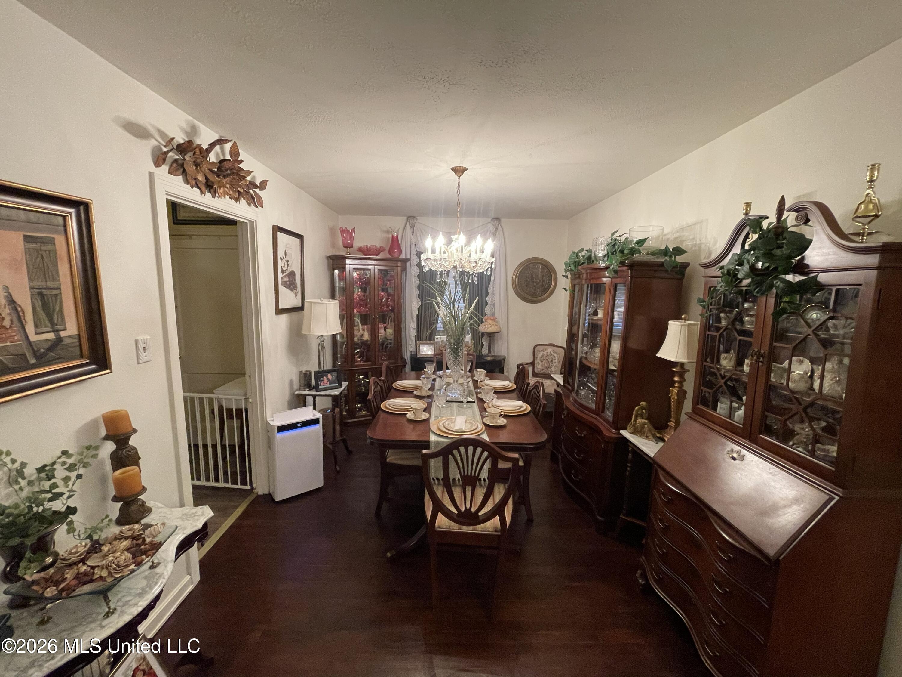 1172 West 20th Street Laurel, MS 39440 - Photo 8 of 36 dining room 1
