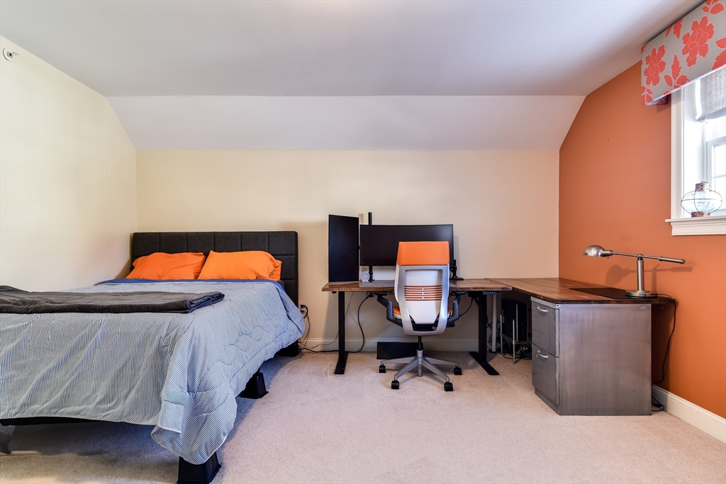 32 Garett Way, Unit 32 Holliston, MA 01746 - Photo 17 of 26