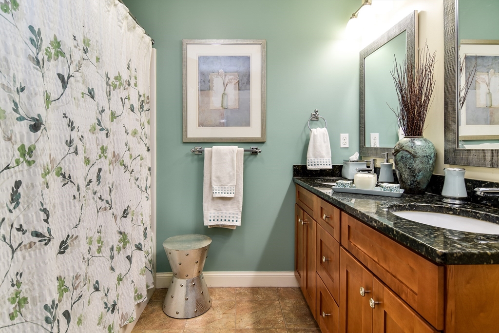 32 Garett Way, Unit 32 Holliston, MA 01746 - Photo 19 of 26